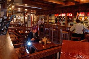 FLAT IRON BAR & ROADHOUSE