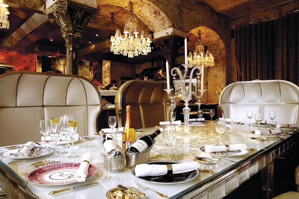 Baccarat Cristal Room