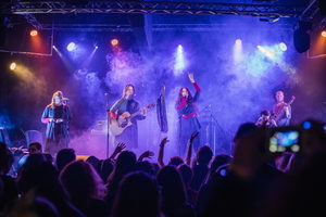 10-летие клуба Glastonberry 10-летие клуба Glastonberry