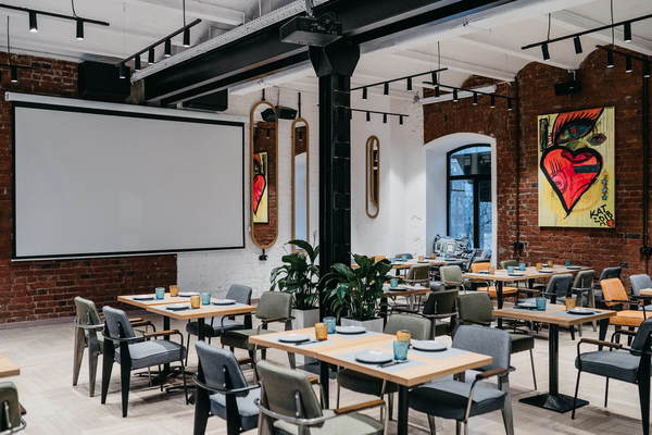 Lola Public Space