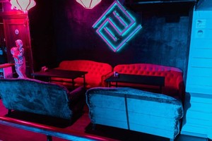 PIPL BAR