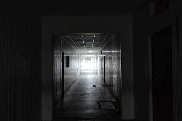 Лагерь строгого режима: спиритический сеанс