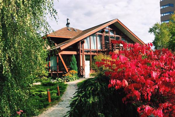 Chalet River Club