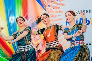 Праздник этнической моды и танца
